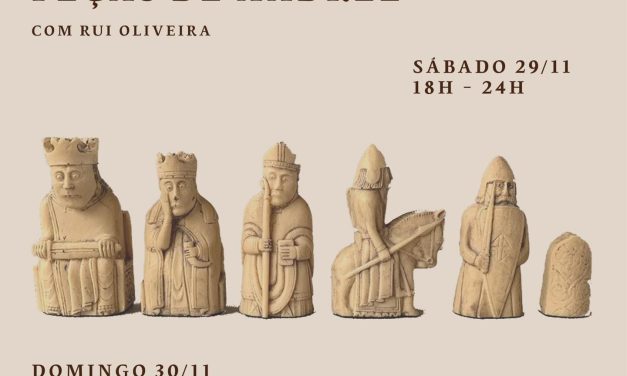 EXPOSIÇÃO DE CONJUNTOS DE PEÇAS DE XADREZ